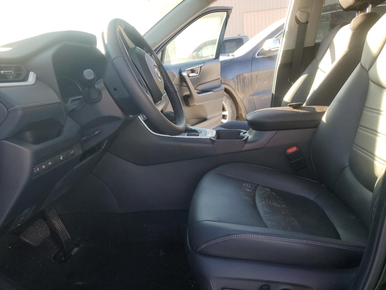 2024 TOYOTA RAV4 XLE PREMIUM VIN:2T3A1RFV9RC403879