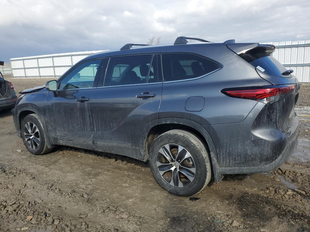 2022 TOYOTA HIGHLANDER HYBRID XLE VIN:5TDGBRCH0NS555520