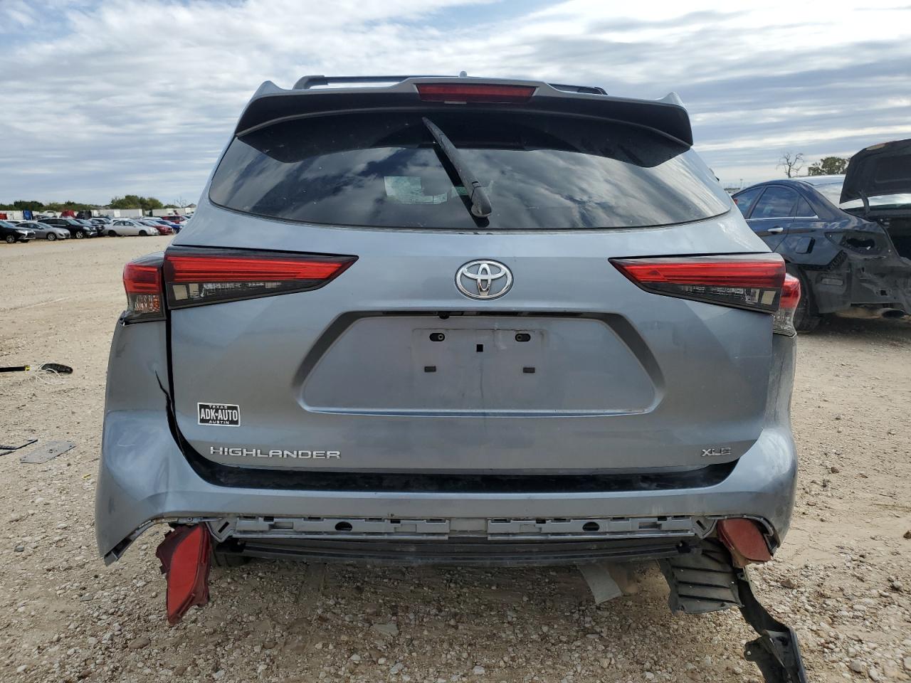 2022 TOYOTA HIGHLANDER XLE VIN:5TDGZRAH8NS138046