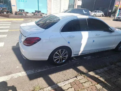 2016 Mercedes-Benz C 200 VIN: