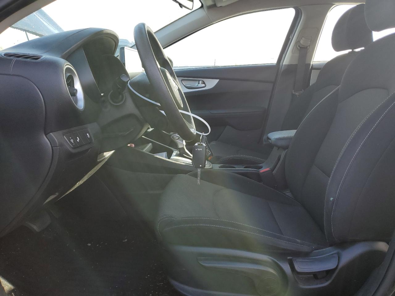 2023 KIA FORTE LX VIN:3KPF24AD0PE575925