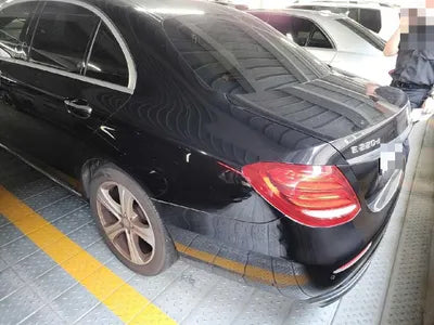 2016 Mercedes-Benz E 220 VIN: