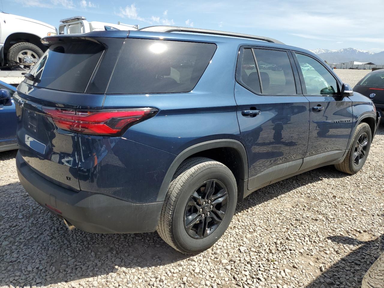 2023 CHEVROLET TRAVERSE LT VIN:1GNEVGKW9PJ242959