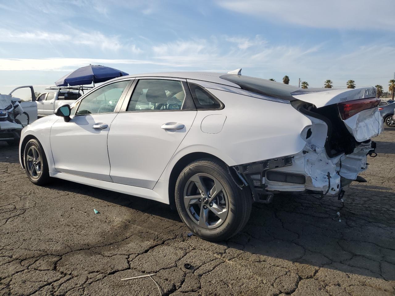2022 KIA K5 LXS VIN:5XXG14J22NG090633