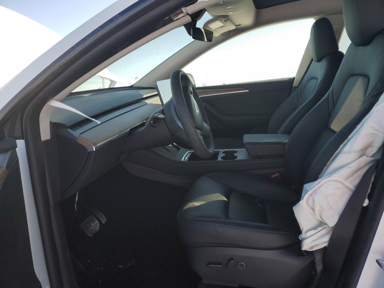 2024 TESLA MODEL Y  VIN:LRWYGDEE2RC661614