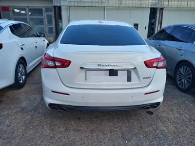 2018 Maserati Ghibli VIN: