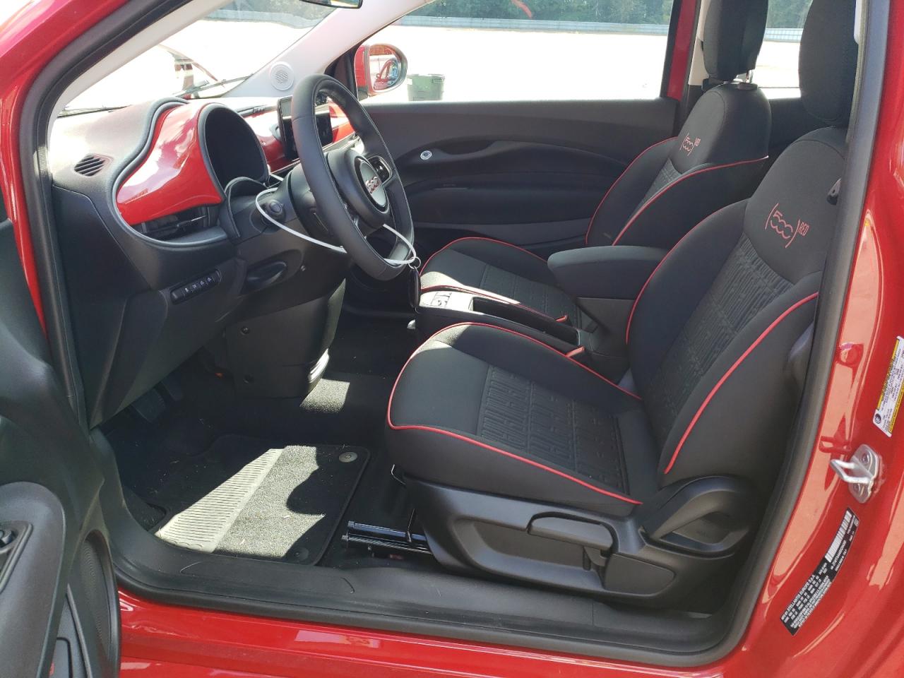 2024 FIAT 500 E RED VIN:ZFAFFAA44RX204389