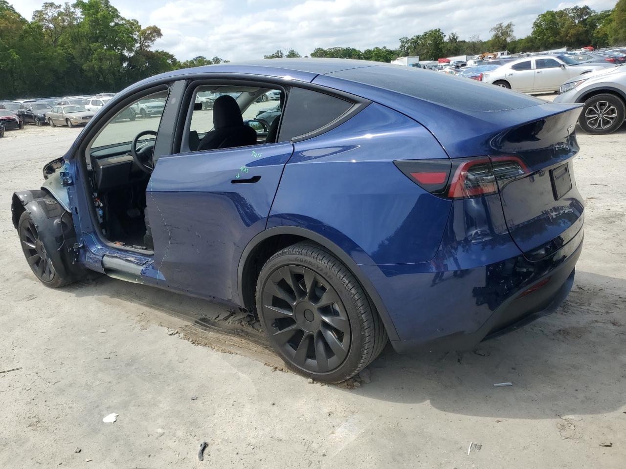 2023 TESLA MODEL Y  VIN:7SAYGDEE3PF832070