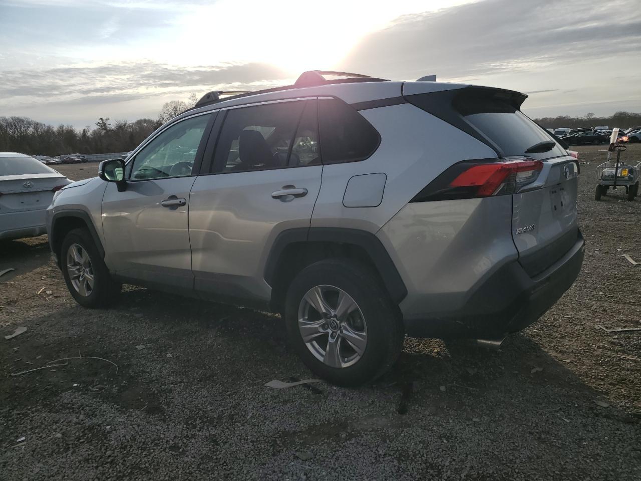 2022 TOYOTA RAV4 XLE VIN:2T3P1RFV4NW317978