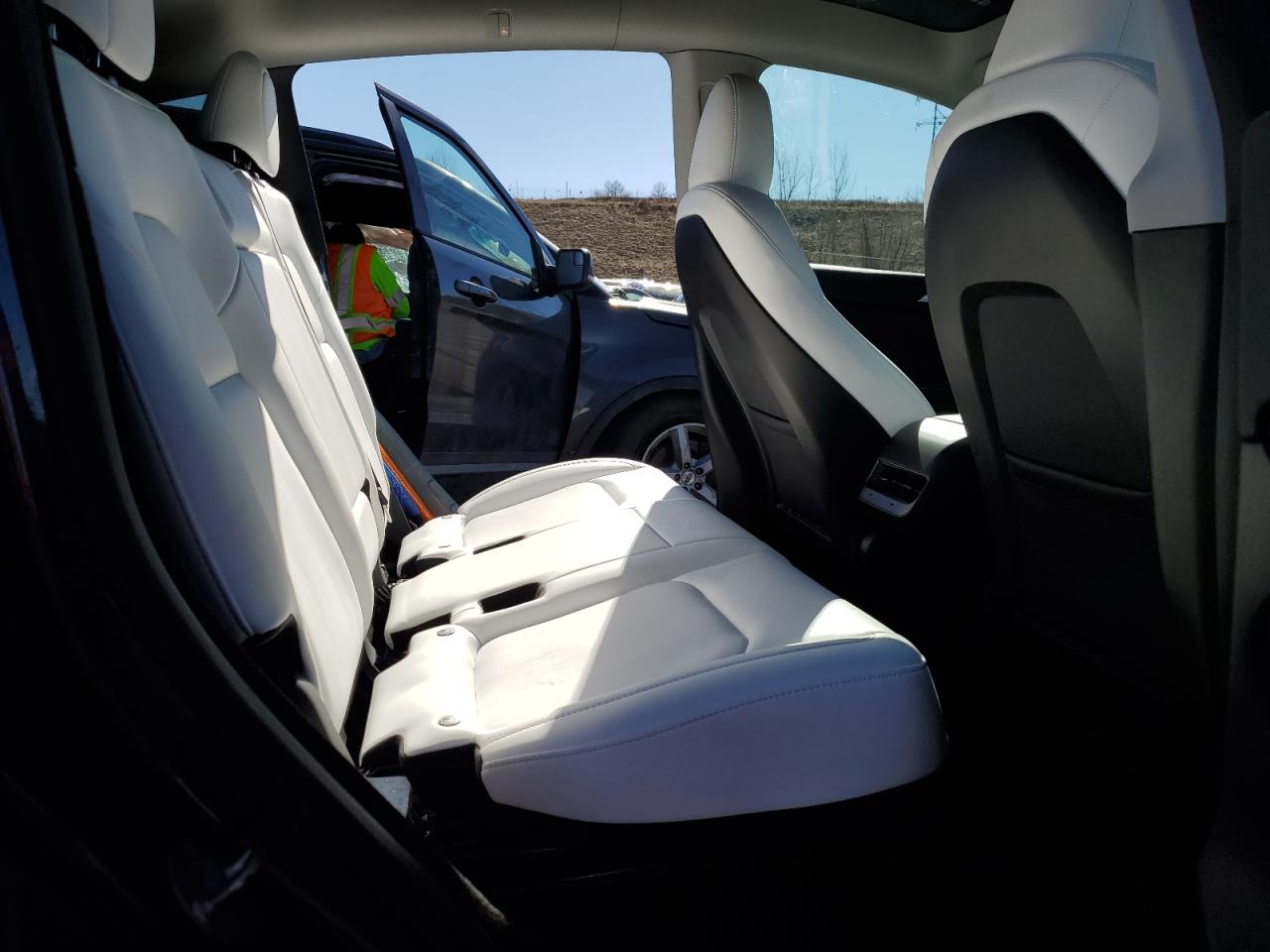 2023 TESLA MODEL Y  VIN:7SAYGDEE2PF872902