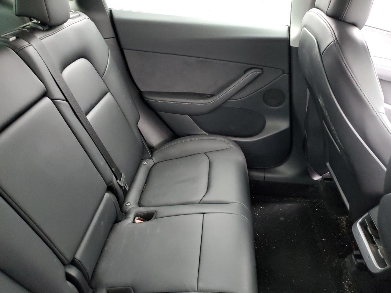 2022 TESLA MODEL Y  VIN:7SAYGDEF1NF398639