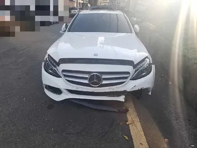 2015 Mercedes-Benz C 200 VIN: