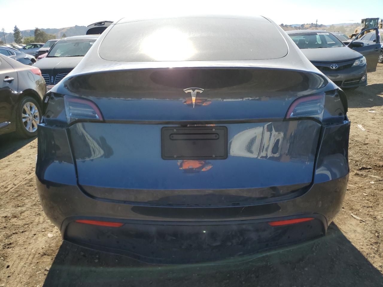 2023 TESLA MODEL Y  VIN:7SAYGDED8PF972087