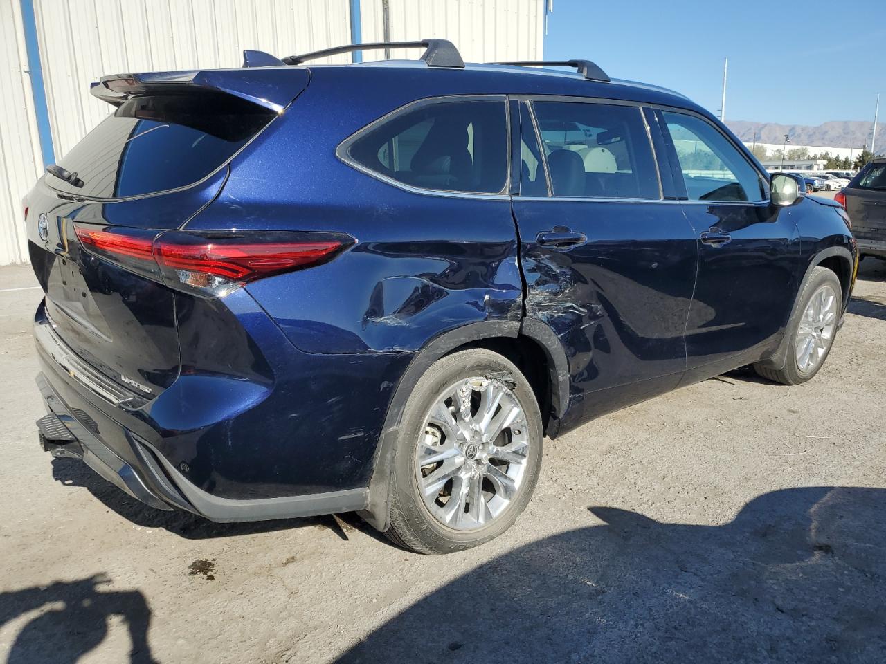 2022 TOYOTA HIGHLANDER LIMITED VIN:5TDYZRAH2NS094338