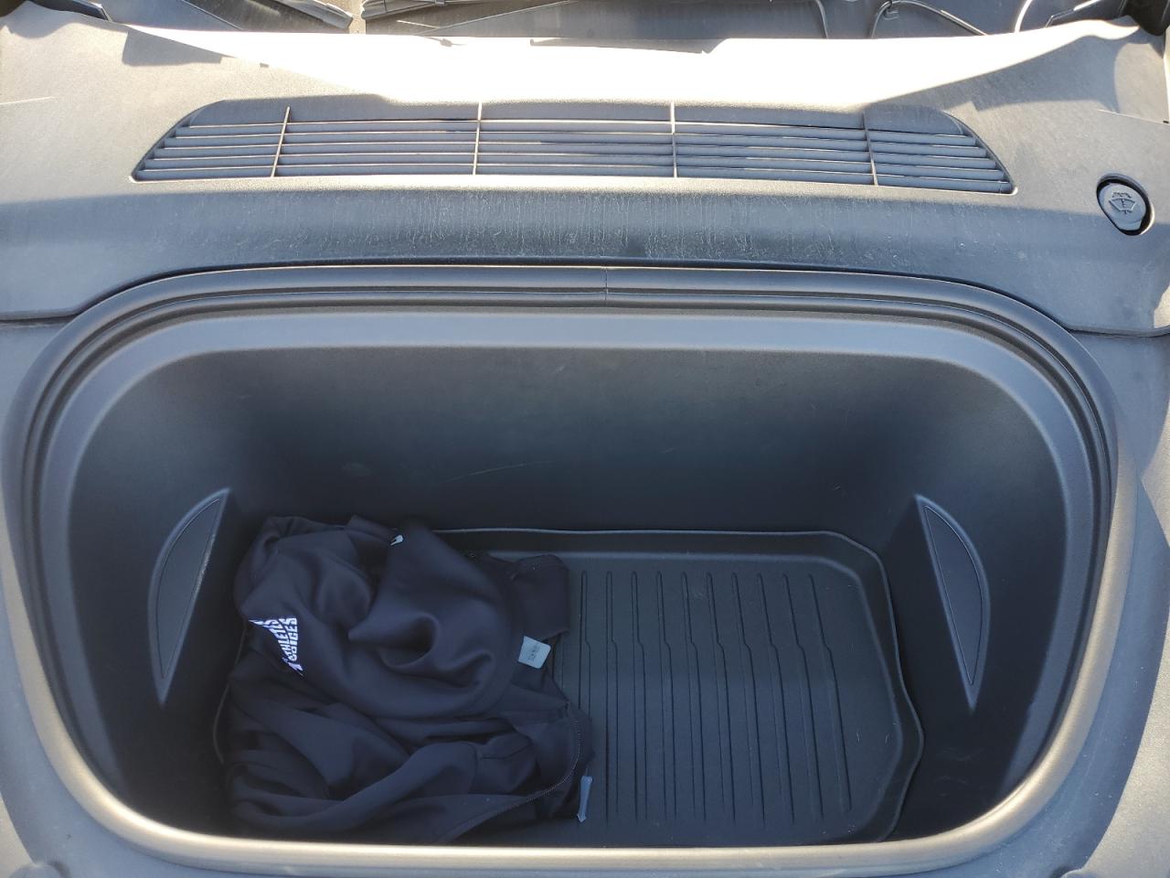 2023 TESLA MODEL Y  VIN:7SAYGAEE7PF929304