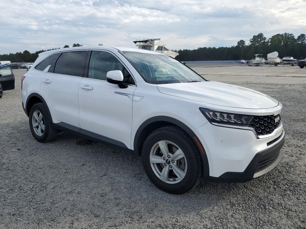 2022 KIA SORENTO LX VIN:5XYRGDLC7NG085601