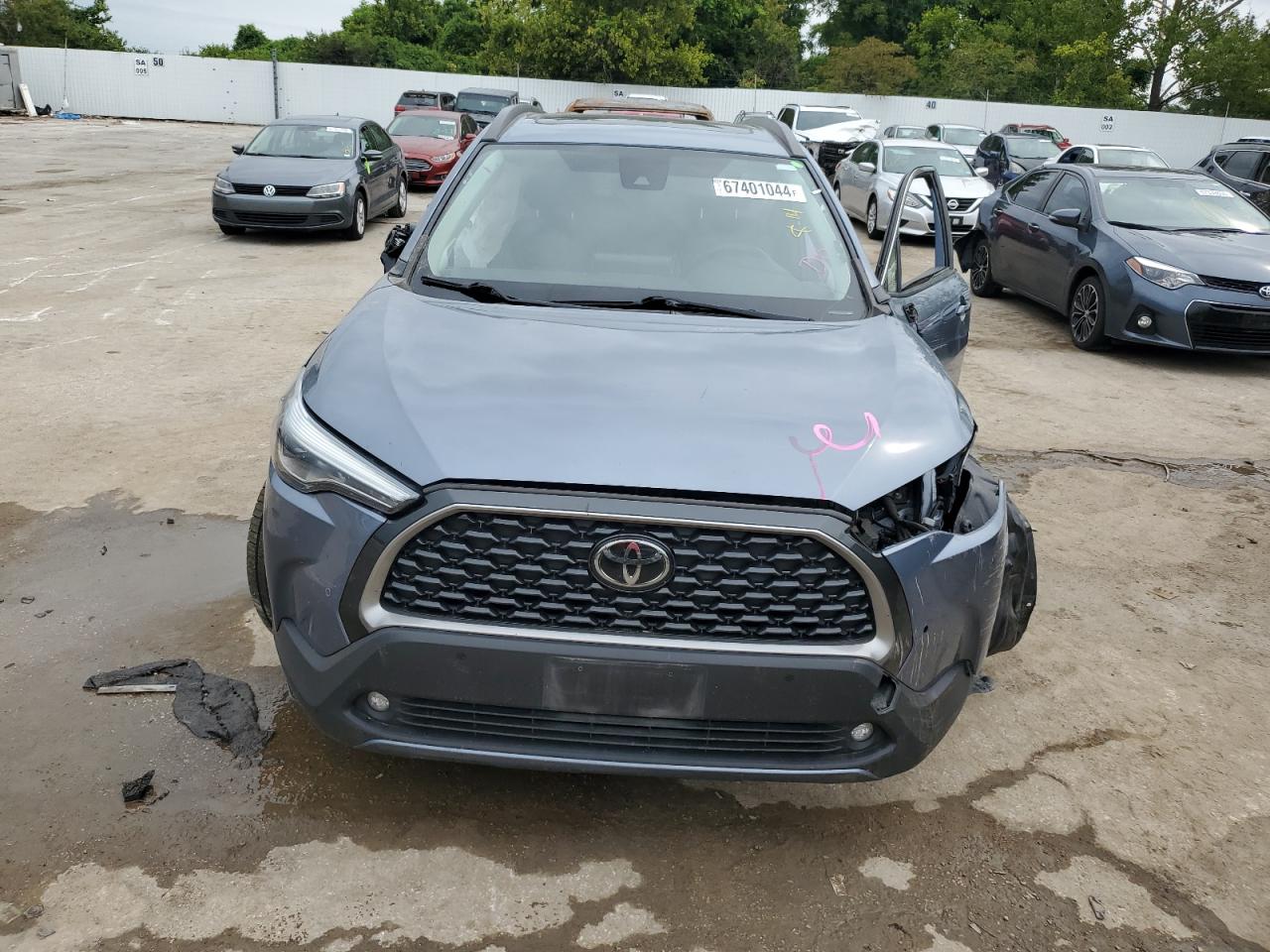 2022 TOYOTA COROLLA CROSS XLE VIN:7MUDAABG5NV013898