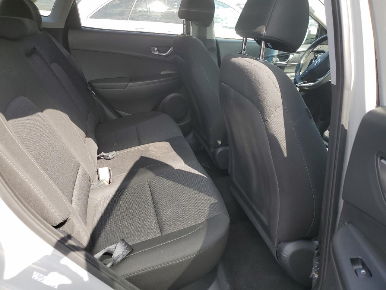 2022 HYUNDAI KONA SEL VIN:KM8K3CAB5NU918971