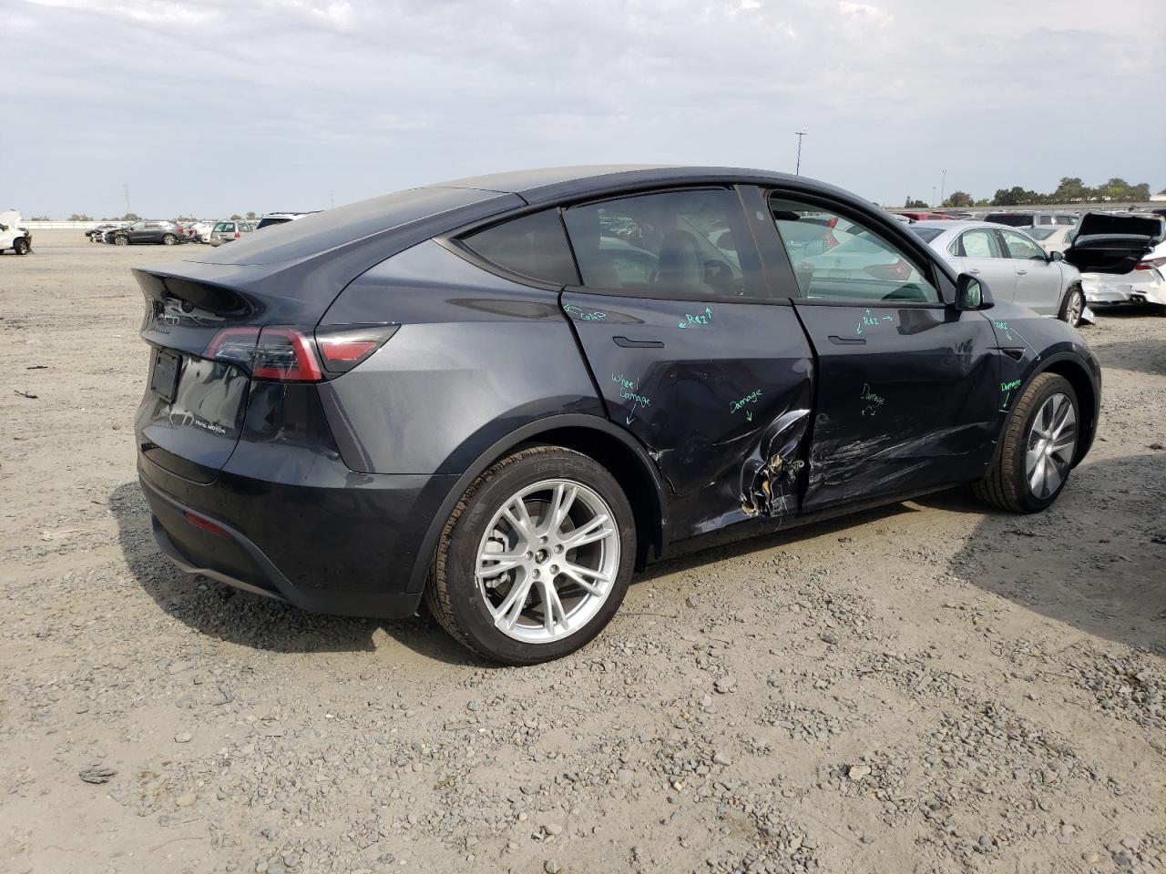 2024 TESLA MODEL Y  VIN:7SAYGDEE8RF080062