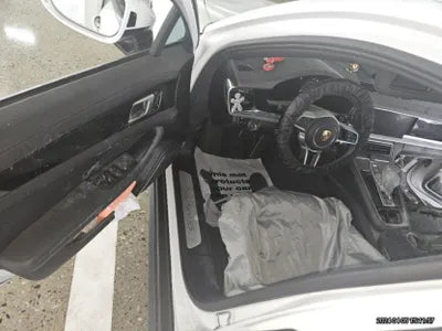 2018 Porsche Panamera VIN: