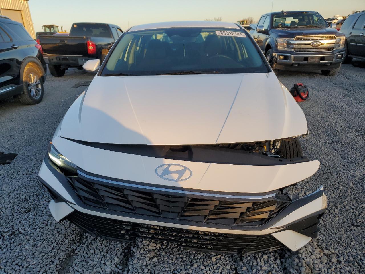 2024 HYUNDAI ELANTRA BLUE VIN:KMHLM4DJ3RU104575