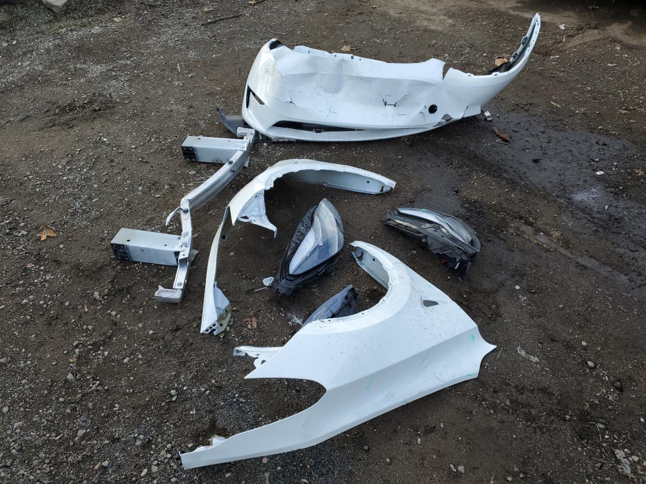 2023 TESLA MODEL Y  VIN:7SAYGDEE5PF813889