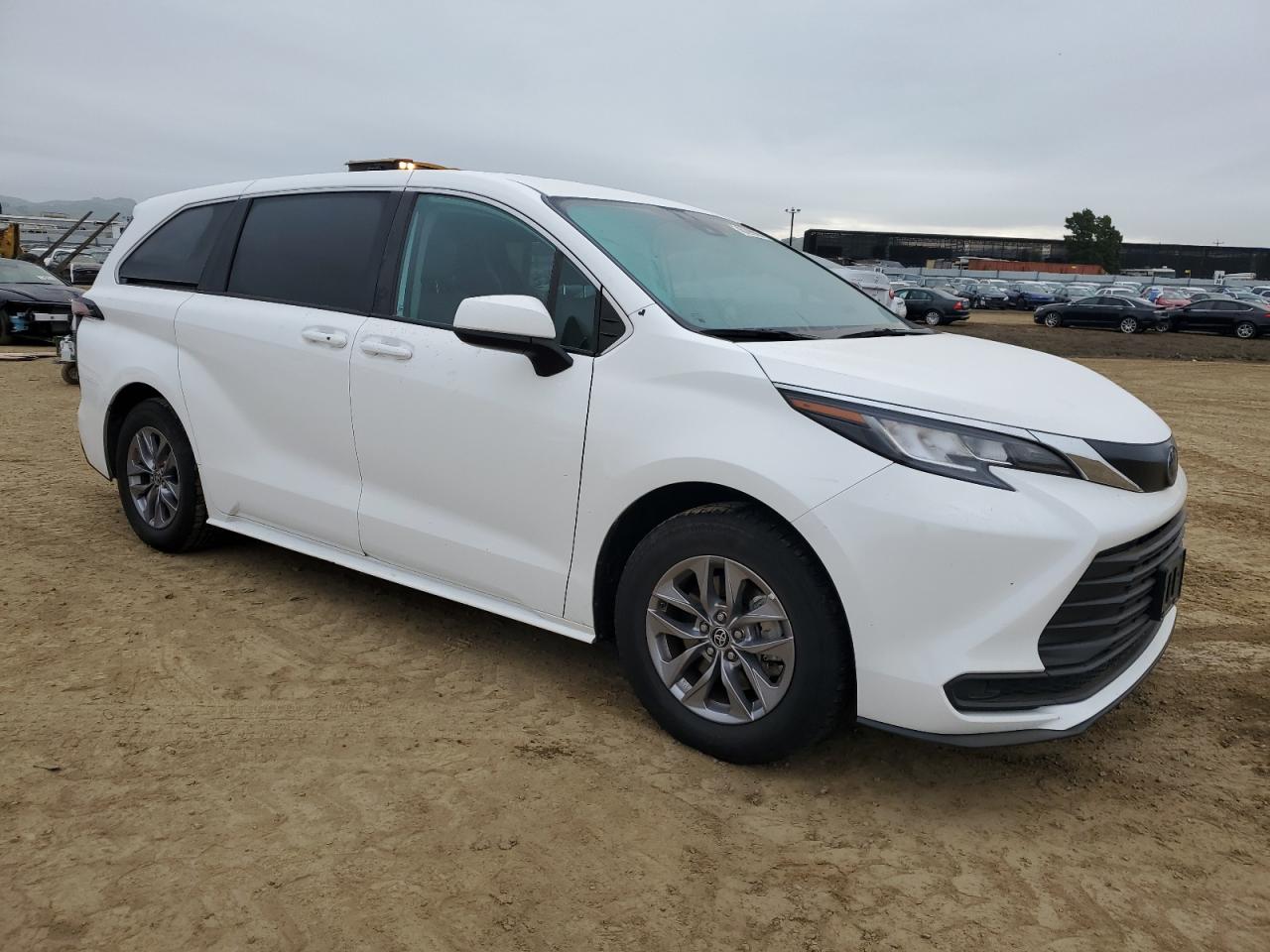 2022 TOYOTA SIENNA LE VIN:5TDKSKFC6NS070218