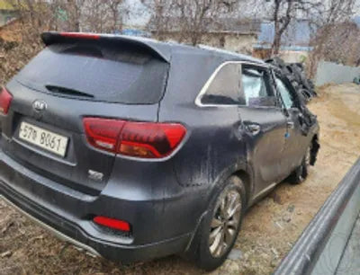 2018 Kia Sorento KNAPS81BDJA468186 VIN:KNAPS81BDJA468186