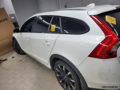2015 Volvo V60 VIN: