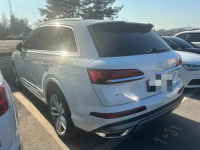 2023 Audi Q7 VIN: