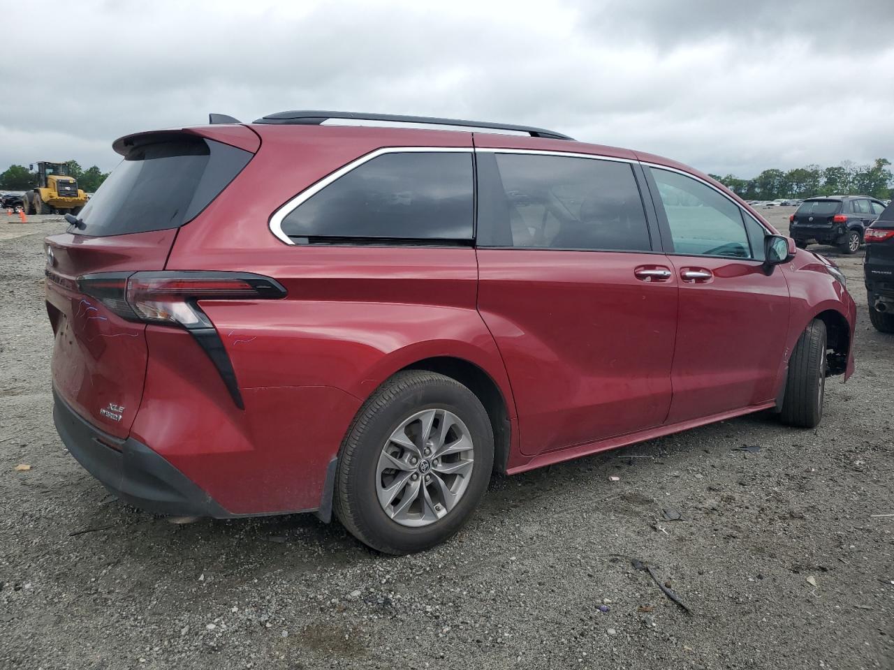 2023 TOYOTA SIENNA XLE VIN:5TDJRKEC6PS160755