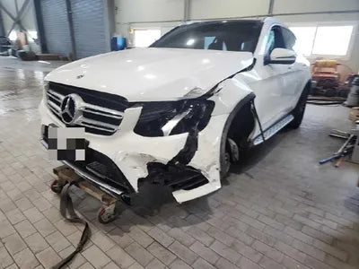 2019 Mercedes-Benz GLC 300 VIN: