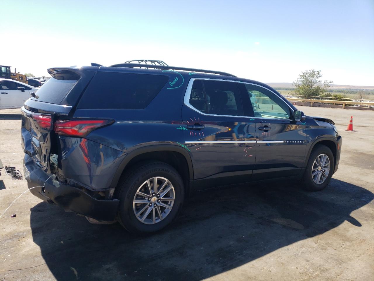 2022 CHEVROLET TRAVERSE LT VIN:1GNEVHKW0NJ147435