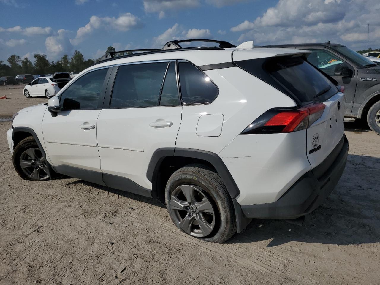 2024 TOYOTA RAV4 XLE VIN:2T3W1RFV2RW347160
