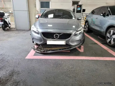 2017 Volvo V40 YV1MV79K0H2407653 VIN:YV1MV79K0H2407653