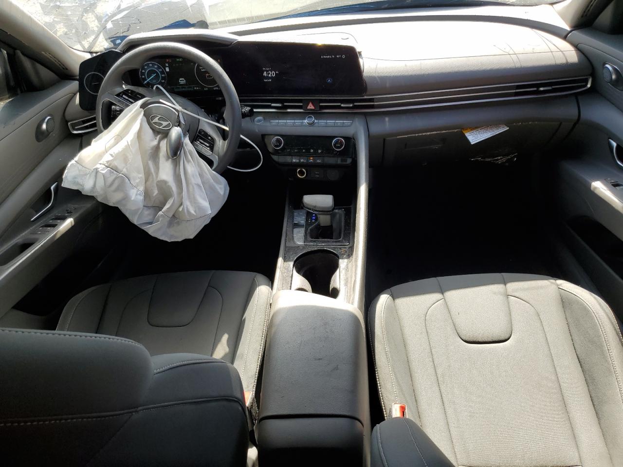 2024 HYUNDAI ELANTRA BLUE VIN:KMHLM4DJ4RU093232