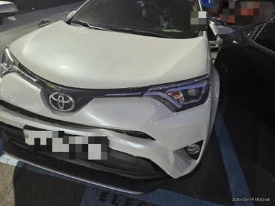 2017 Toyota RAV4 VIN: