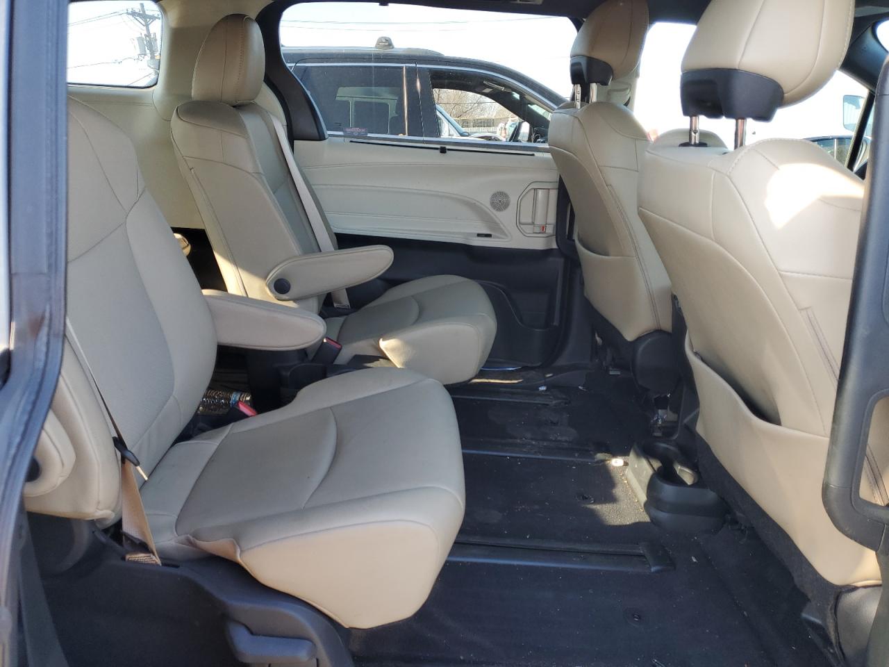 2022 TOYOTA SIENNA XLE VIN:5TDYSKFC9NS055934