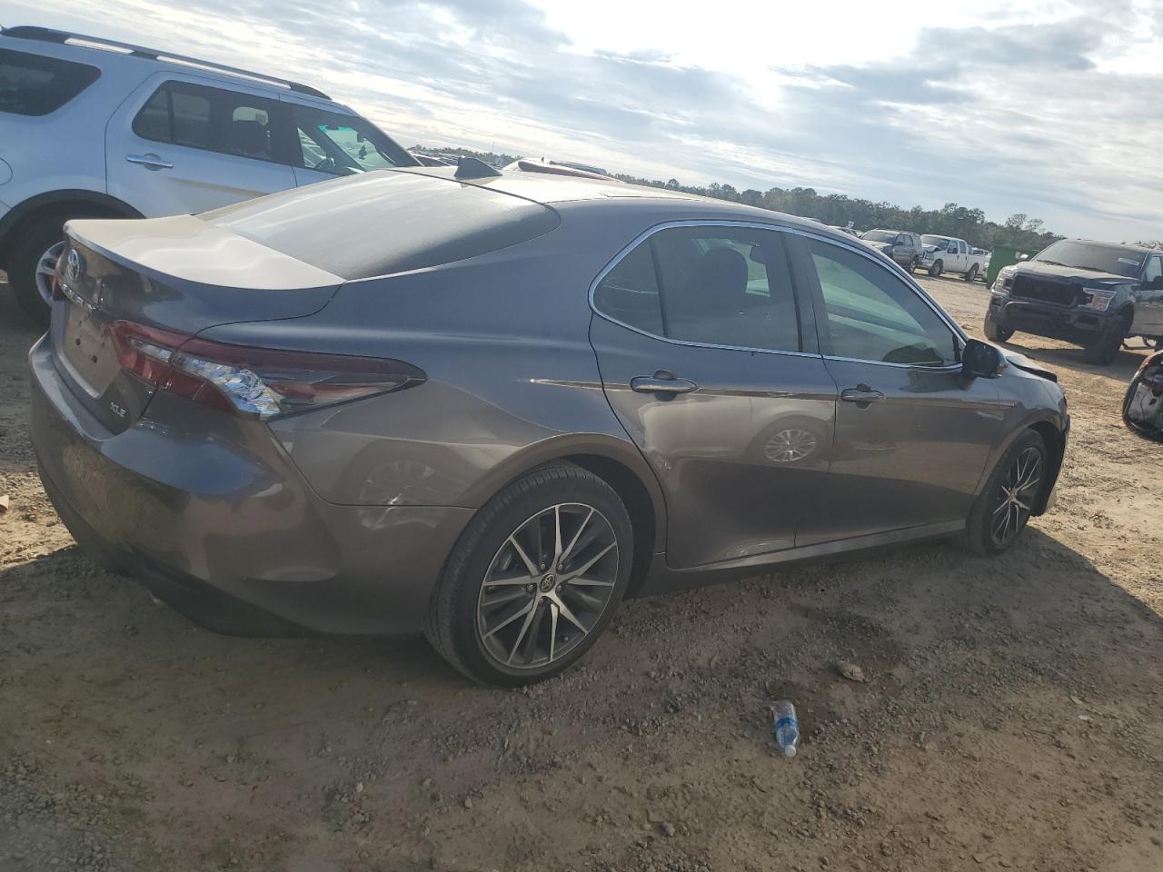 2024 TOYOTA CAMRY XLE VIN:4T1F11AK8RU216371