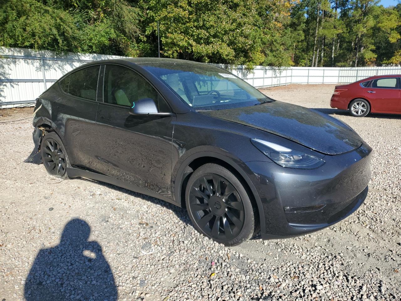 2024 TESLA MODEL Y  VIN:7SAYGAEE3RF117727