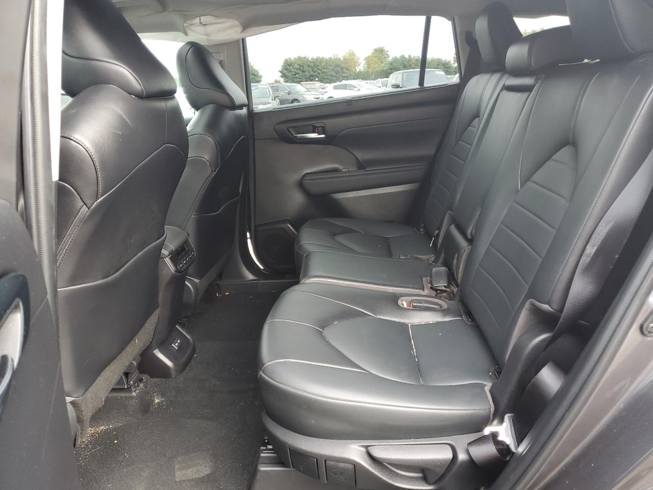 2022 TOYOTA HIGHLANDER XLE VIN:5TDGZRBH2NS230171