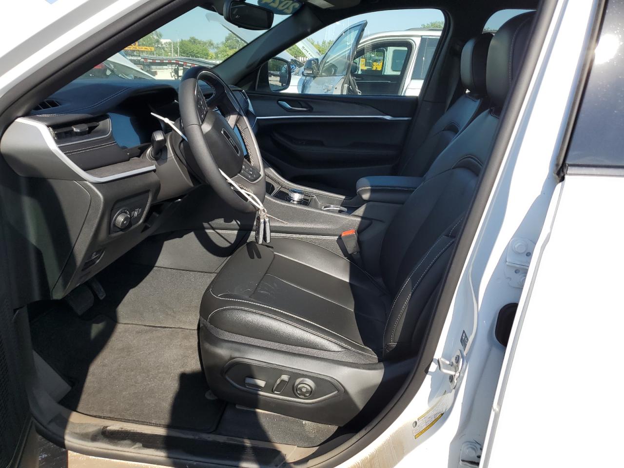 2024 JEEP GRAND CHEROKEE LIMITED VIN:1C4RJHBG8RC165061