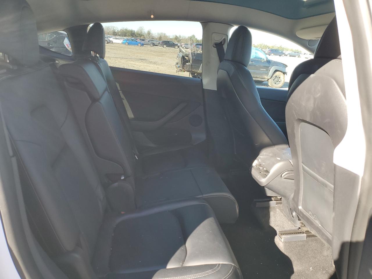 2022 TESLA MODEL Y  VIN:7SAYGAEE2NF329433
