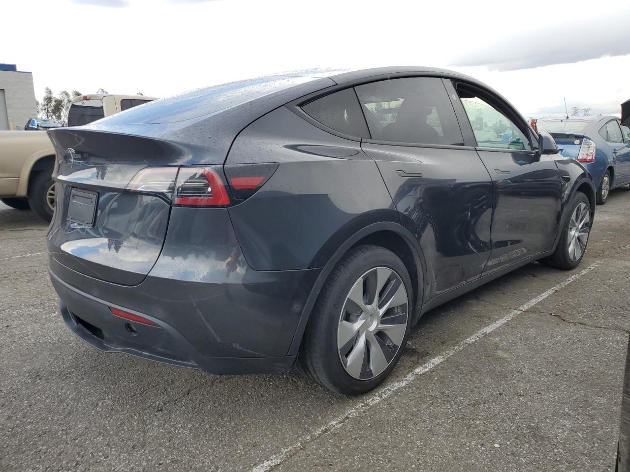 2024 TESLA MODEL Y  VIN:7SAYGDED1RF052031