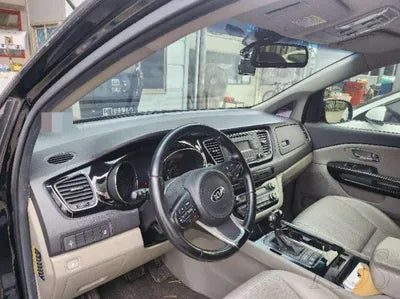 2015 Kia Carnival VIN: