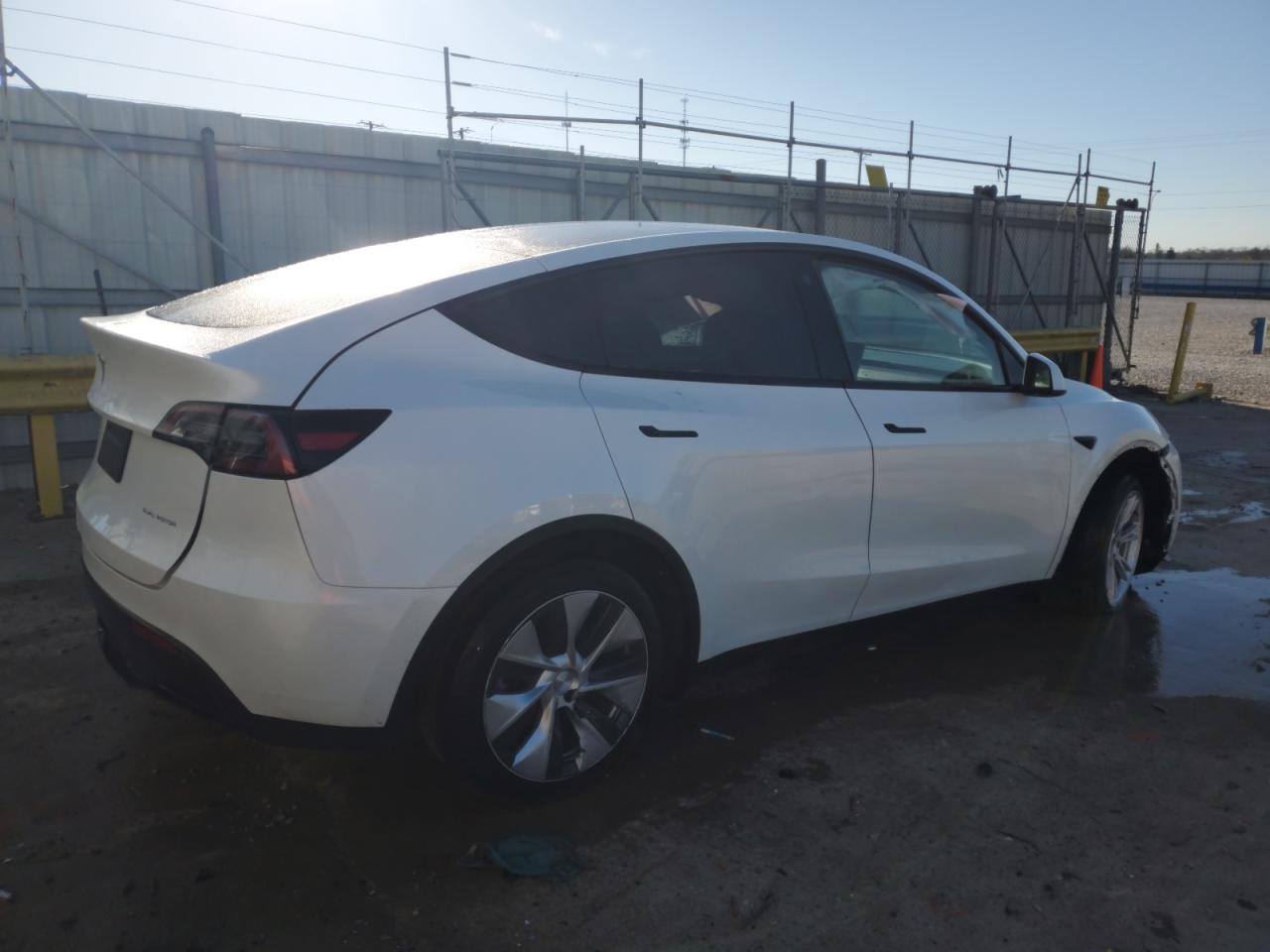 2023 TESLA MODEL Y  VIN:7SAYGDEEXPF694690
