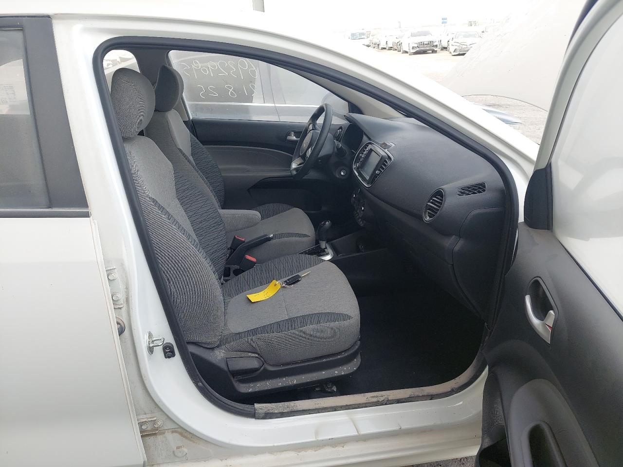2024 KIA PEGAS VIN:LJD0AA294R0******