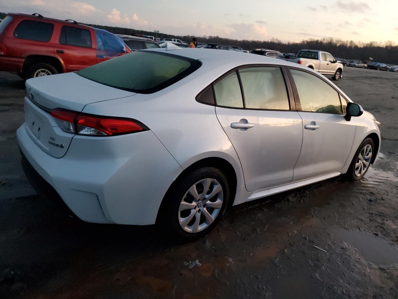 2024 TOYOTA COROLLA LE VIN:JTDBCMFE8R3058671