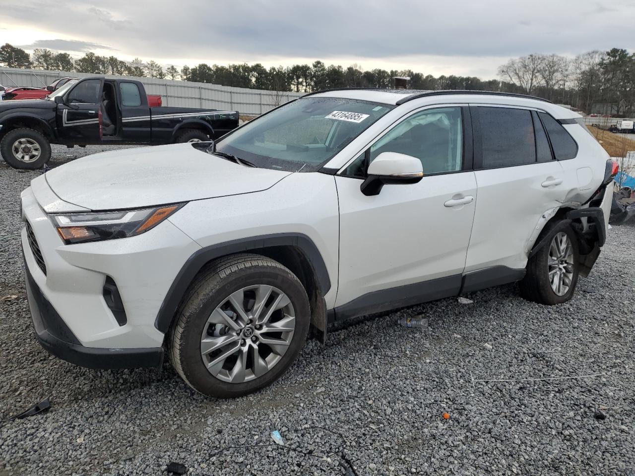 2024 TOYOTA RAV4 XLE PREMIUM VIN:2T3A1RFV1RW424658
