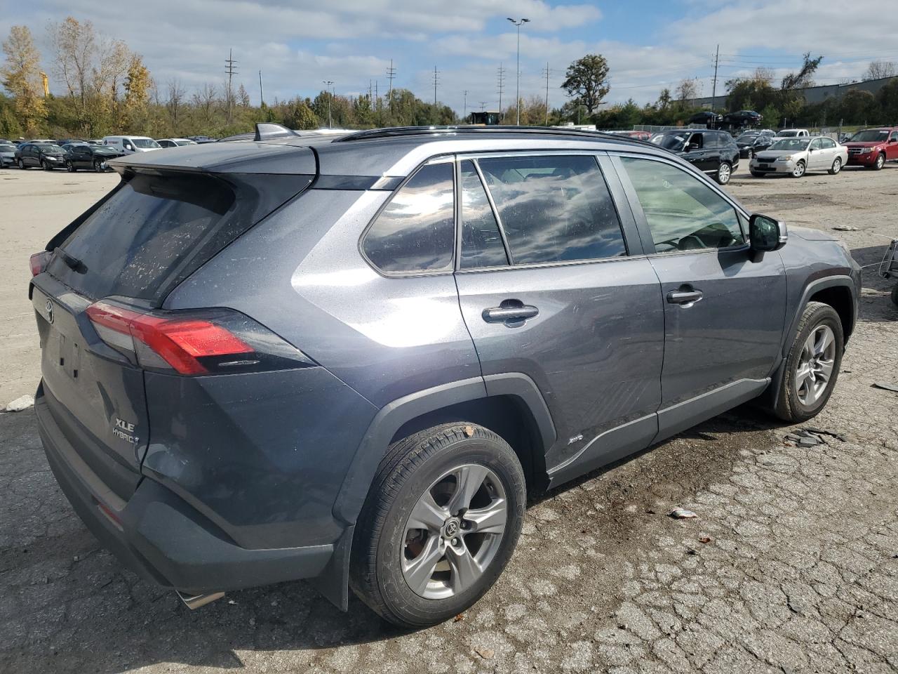 2022 TOYOTA RAV4 XLE VIN:JTMRWRFV9ND147656